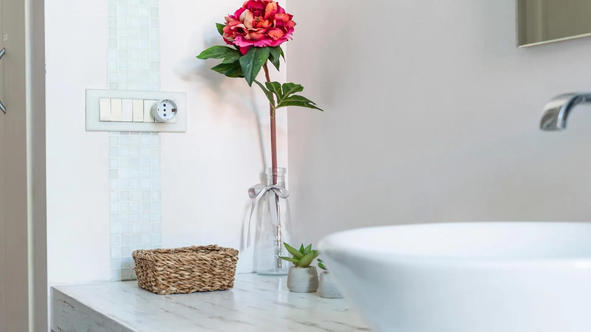 Roomy Central Flat With Garage - Porta Romana Milan