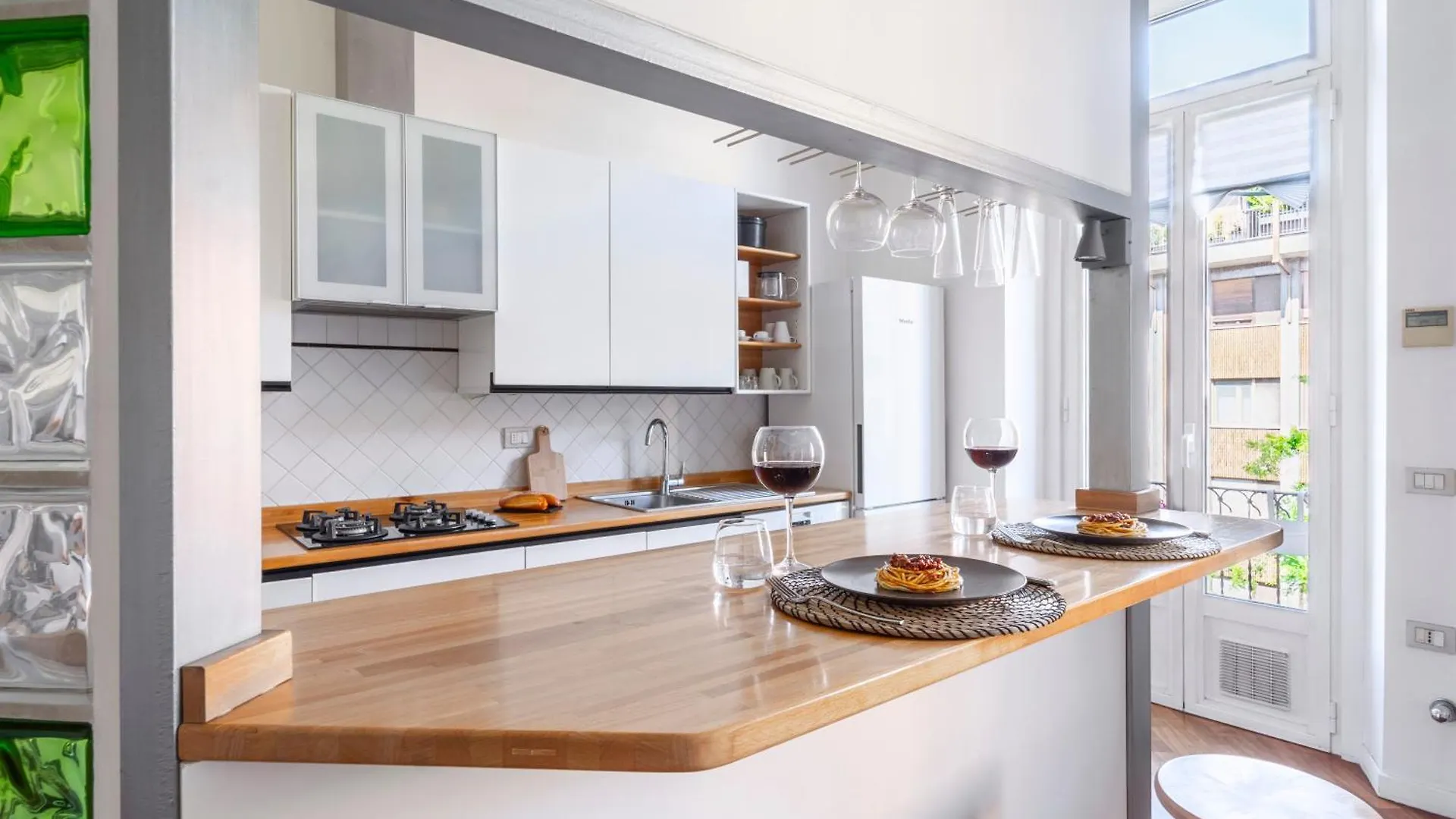 Roomy Central Flat With Garage - Porta Romana Milan Italy